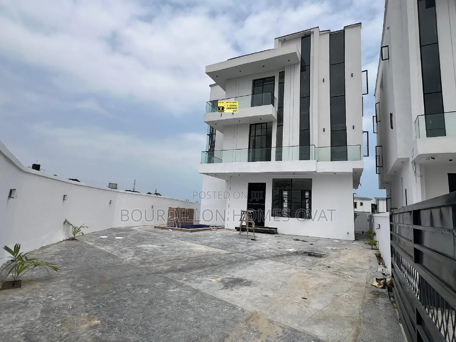 5bdrm Duplex in Lekki for sale in Lekki