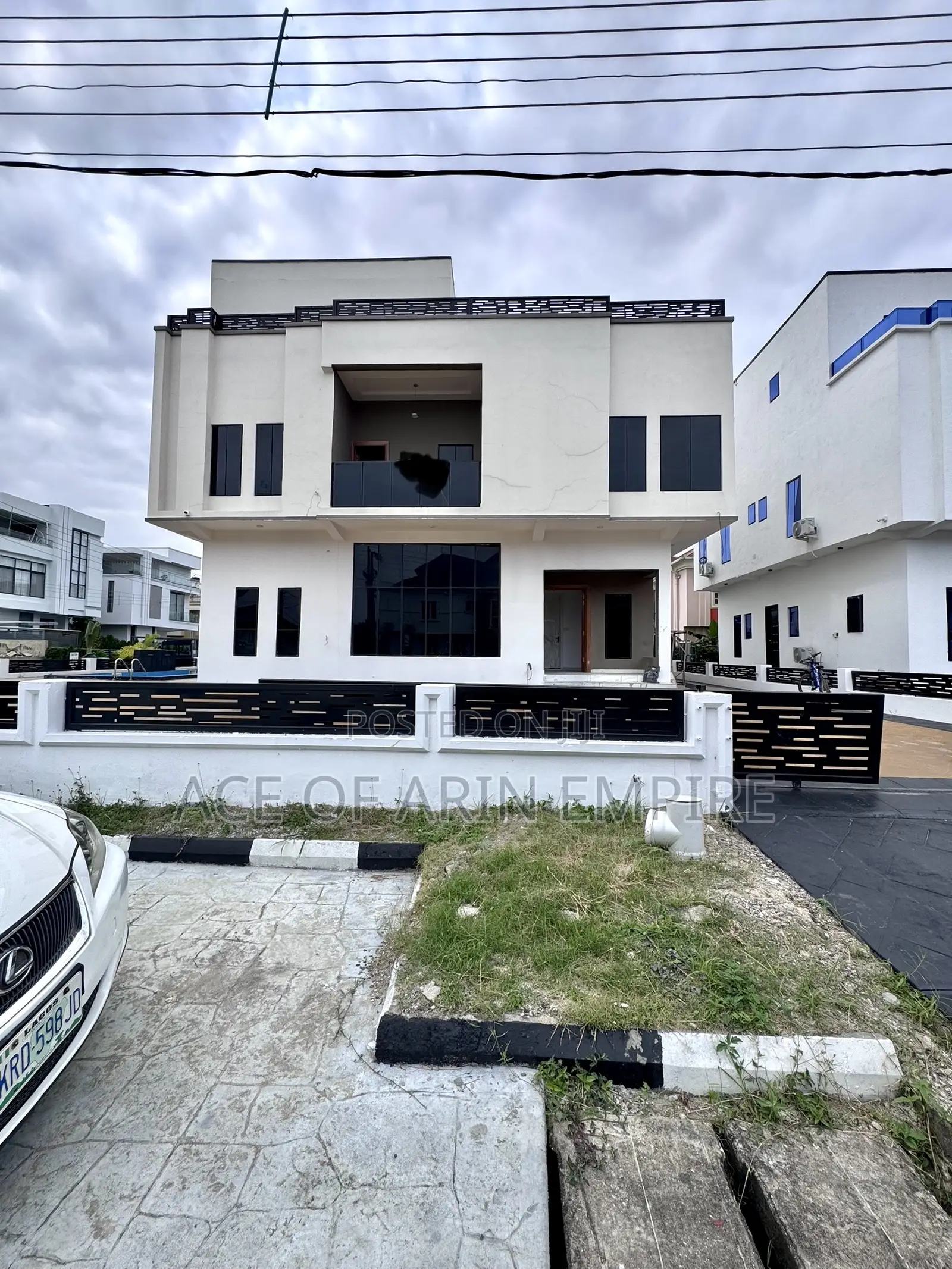 5bdrm Duplex in Osapa London for sale in Osapa london