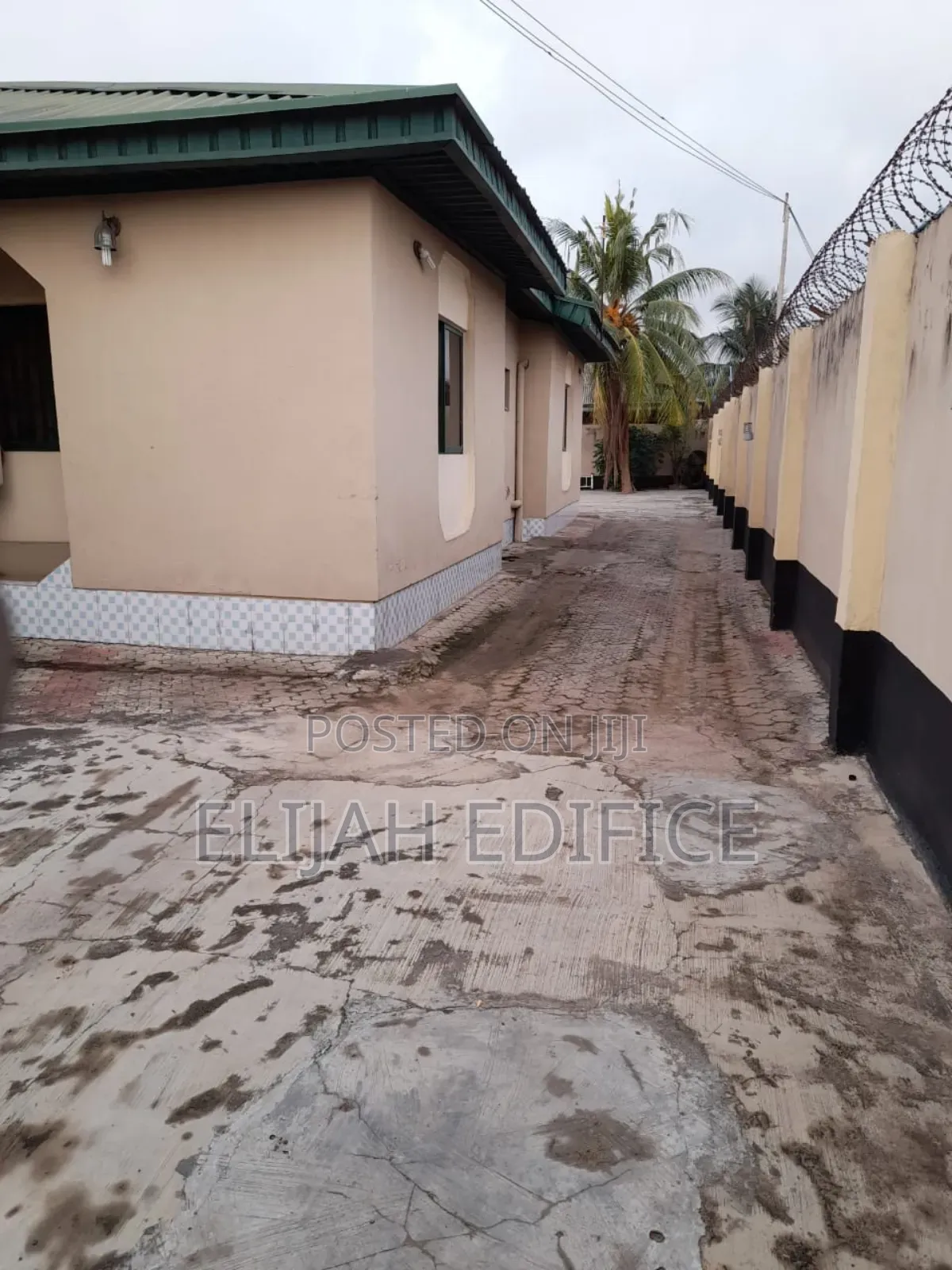 Furnished 4bdrm Bungalow in Ibeshe for sale in Ibeshe / Ikorodu