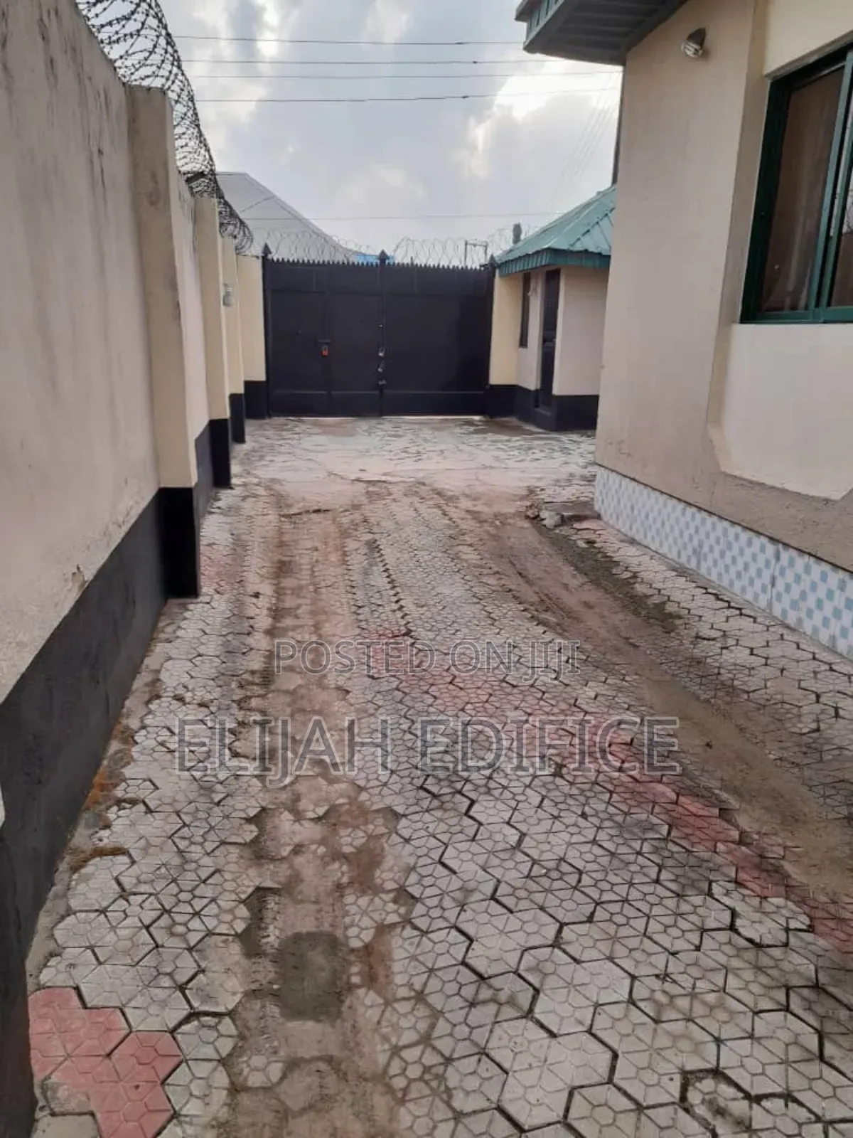 Furnished 4bdrm Bungalow in Ibeshe for sale in Ibeshe / Ikorodu