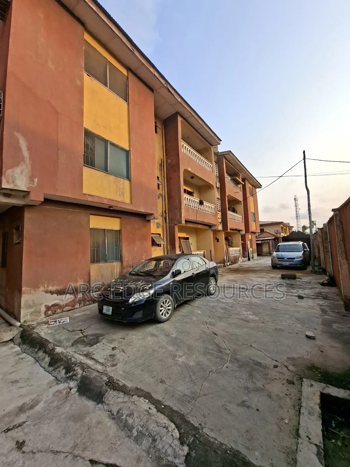 3bdrm Block of Flats in Ago Palace for sale in Ago Palace