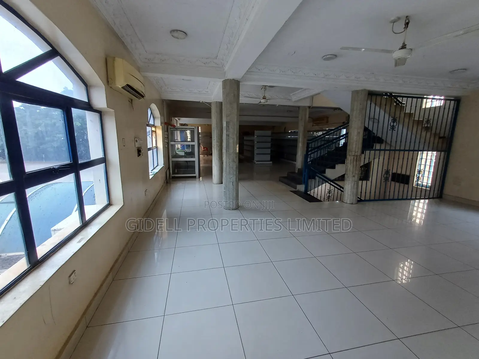 140sqm Shop / Office Space on the First Floor in Maitama