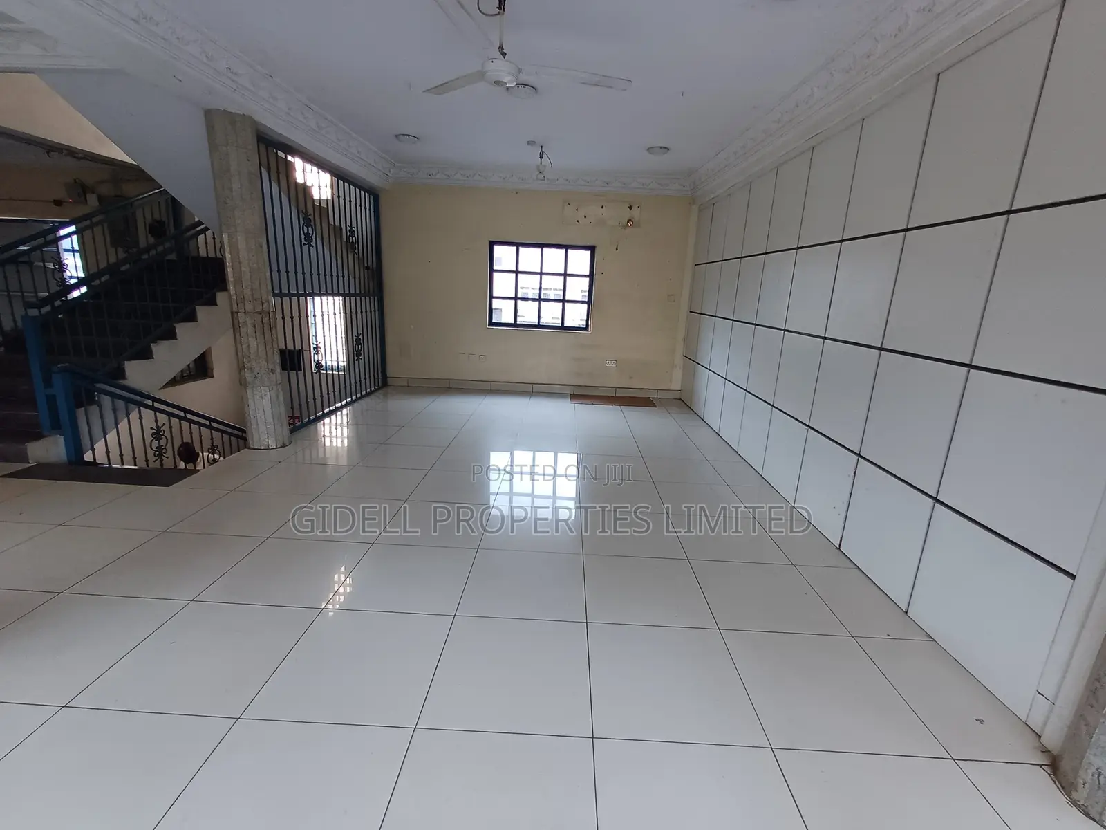 140sqm Shop / Office Space on the First Floor in Maitama