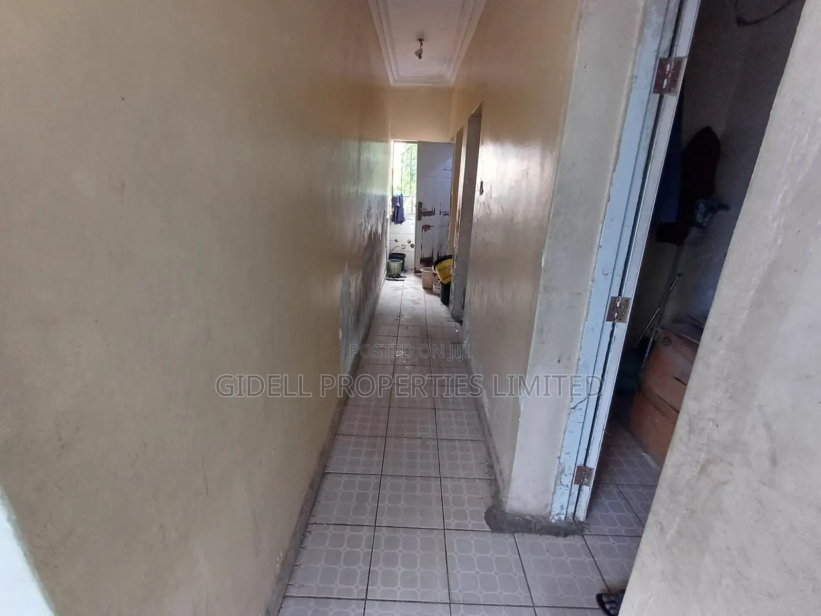 140sqm Shop / Office Space on the First Floor in Maitama