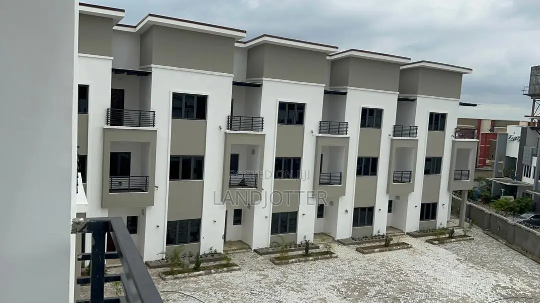 4bdrm Townhouse/Terrace in Landsjotter, Jahi for sale in Jahi
