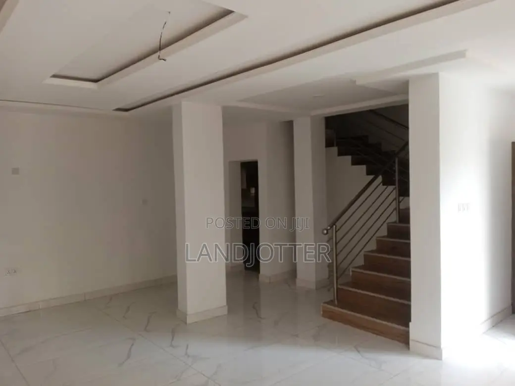 Furnished 4bdrm Townhouse/Terrace in Landsjotter, Jahi for sale in Jahi