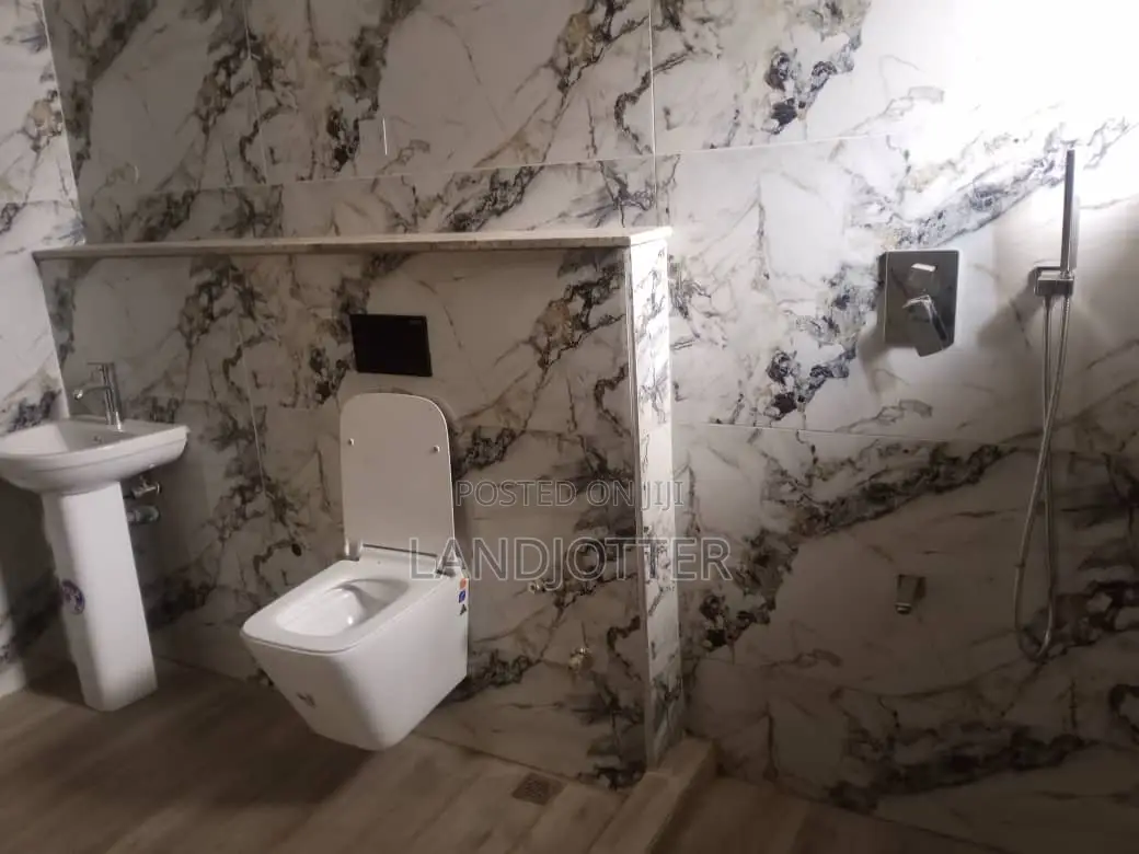 Furnished 4bdrm Townhouse/Terrace in Landsjotter, Jahi for sale in Jahi