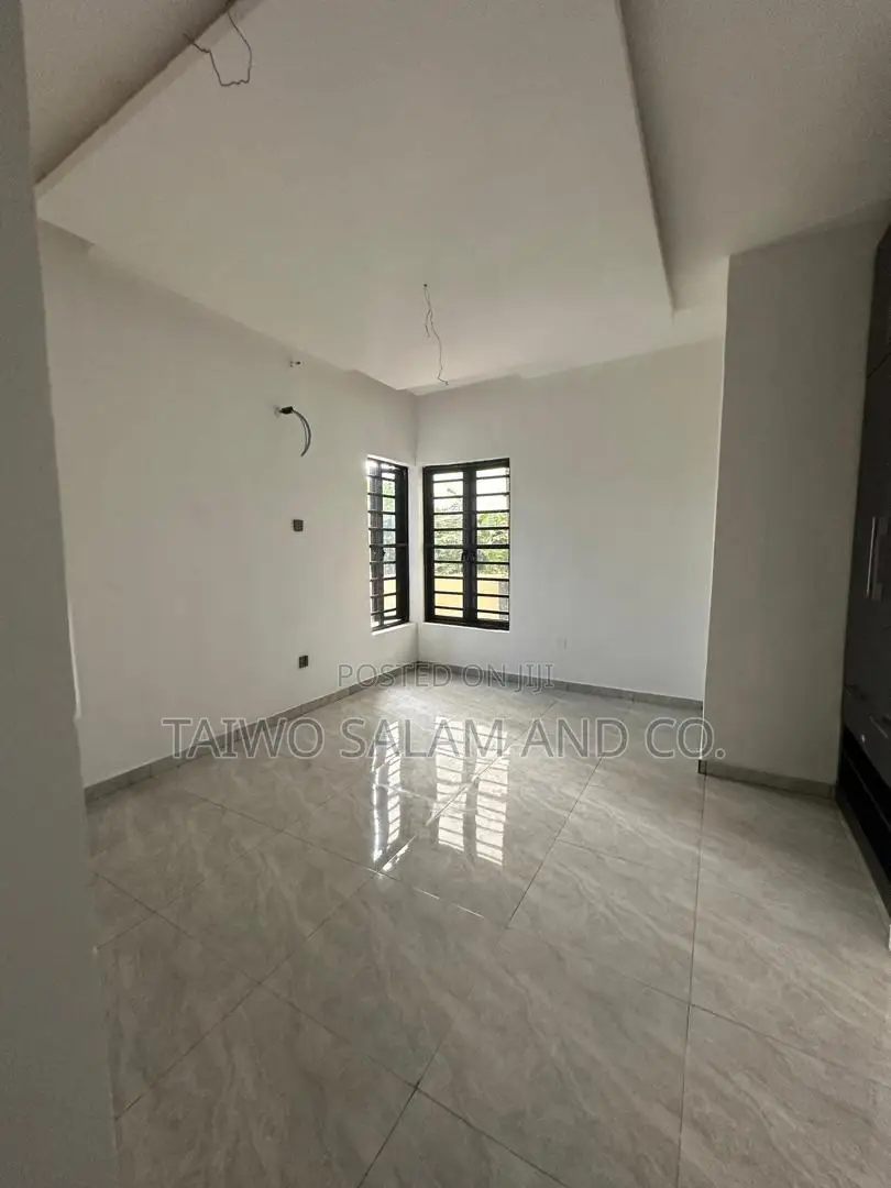 4bdrm Duplex in Agodi for sale in Agodi