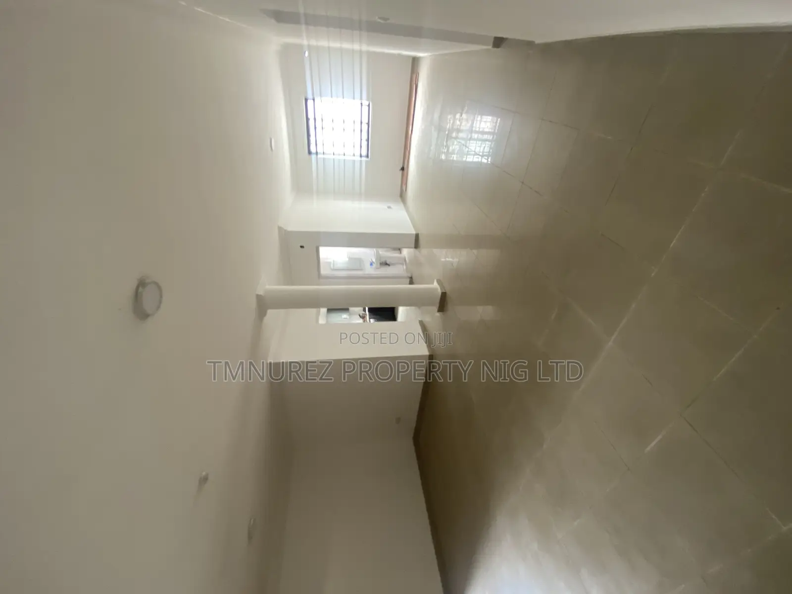 2bdrm Apartment in Lekki Phase 1 for rent in Lekki