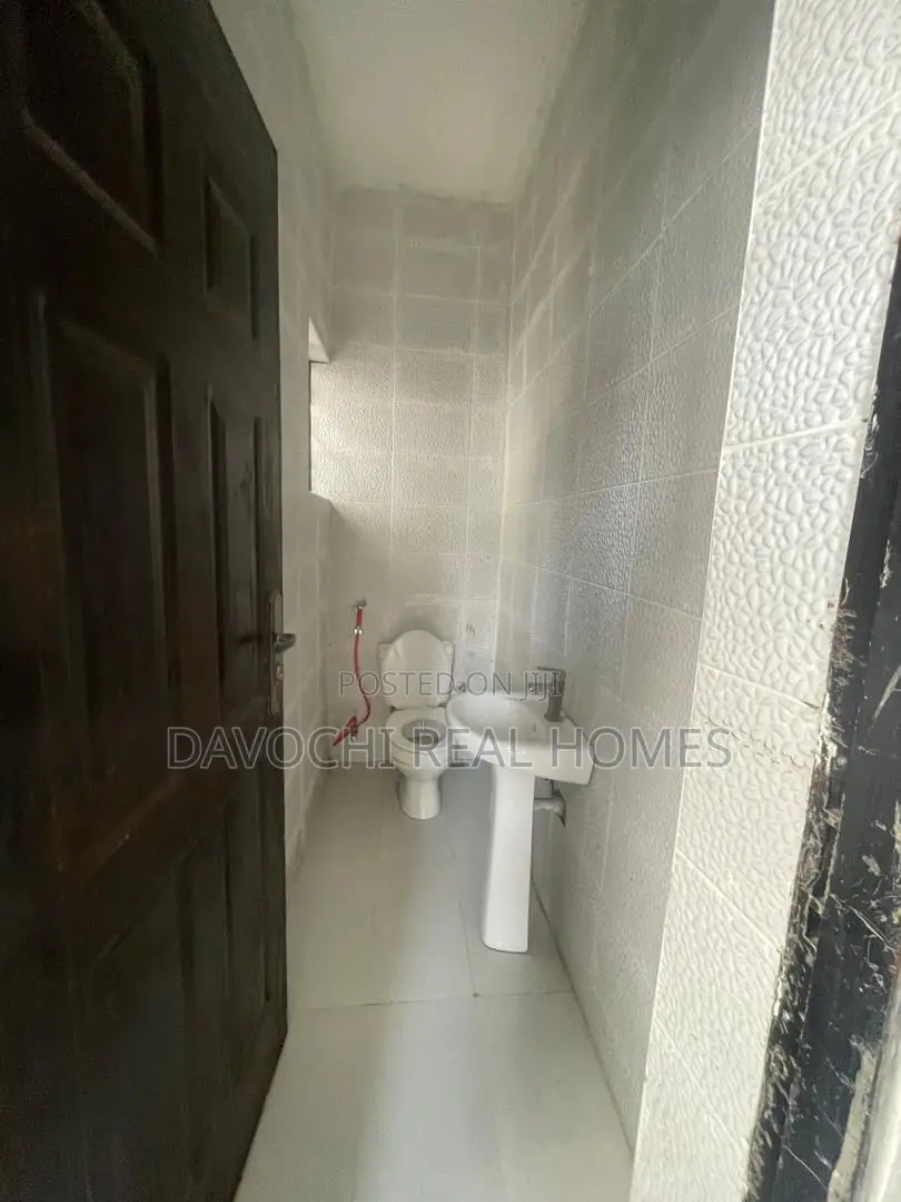 3bdrm Apartment in Orchid Road, Lekki Phase 2 for rent in Lekki Phase 2