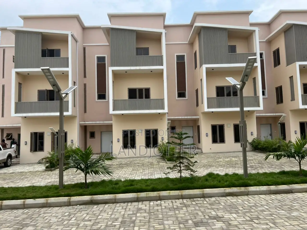 Furnished 4bdrm Townhouse/Terrace in Landsjotter, Katampe Extension in Katampe Extension