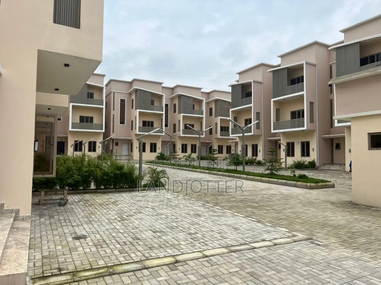 Furnished 4bdrm Townhouse/Terrace in Landsjotter, Katampe Extension in Katampe Extension