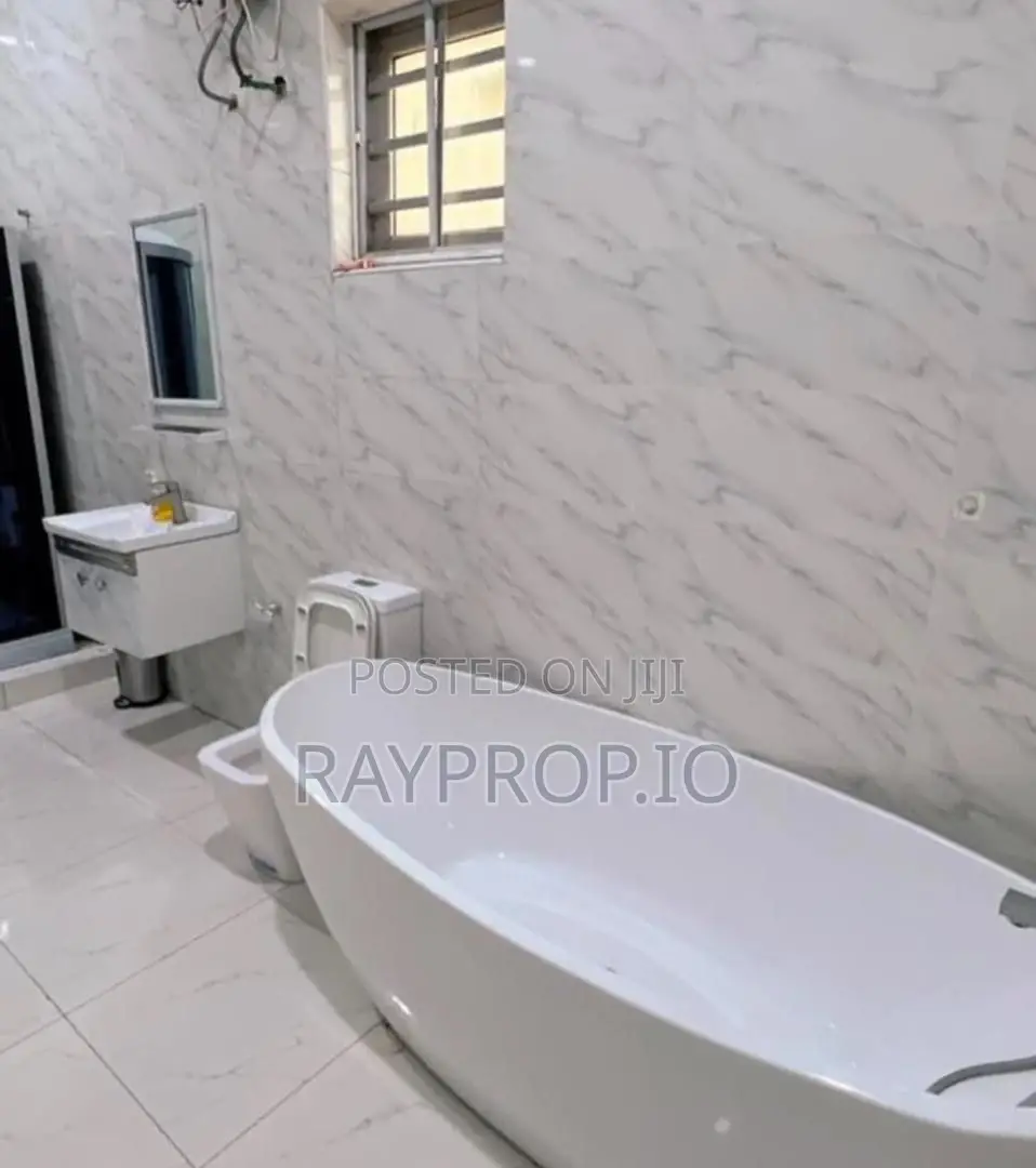 787159ww - 5 Bedroom Shortlet in Orchid Lekki in Orange Island