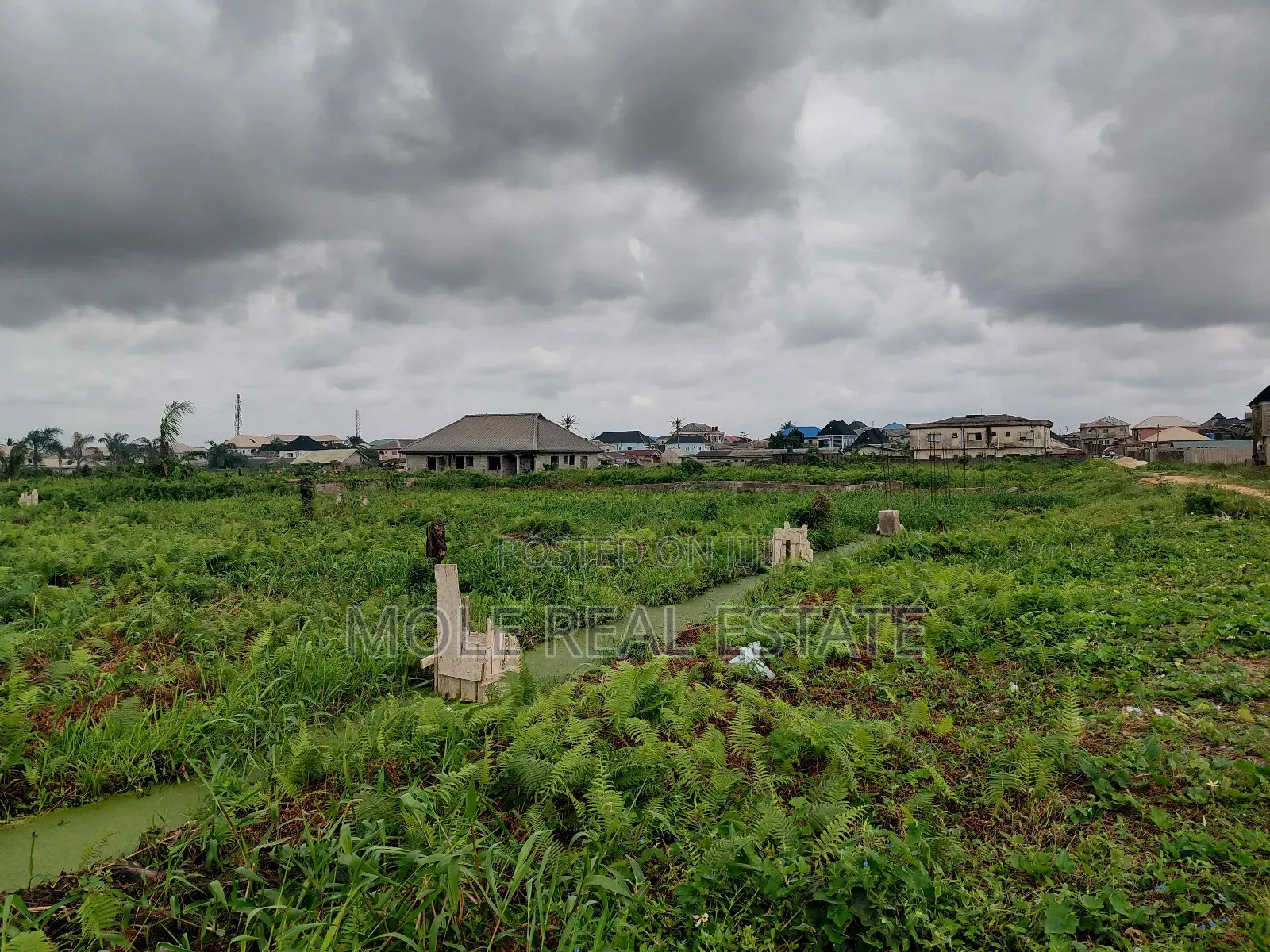 1000sqm ( 2 Plots ) Ijegemo Pilled Fence New Expressway Close to Road in Ijegun