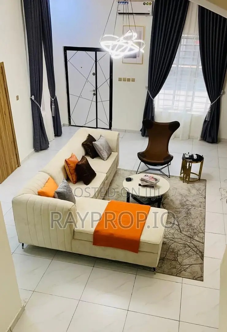 628560wd - 4 Bedroom Shortlet in Orchid Lekki in Orange Island