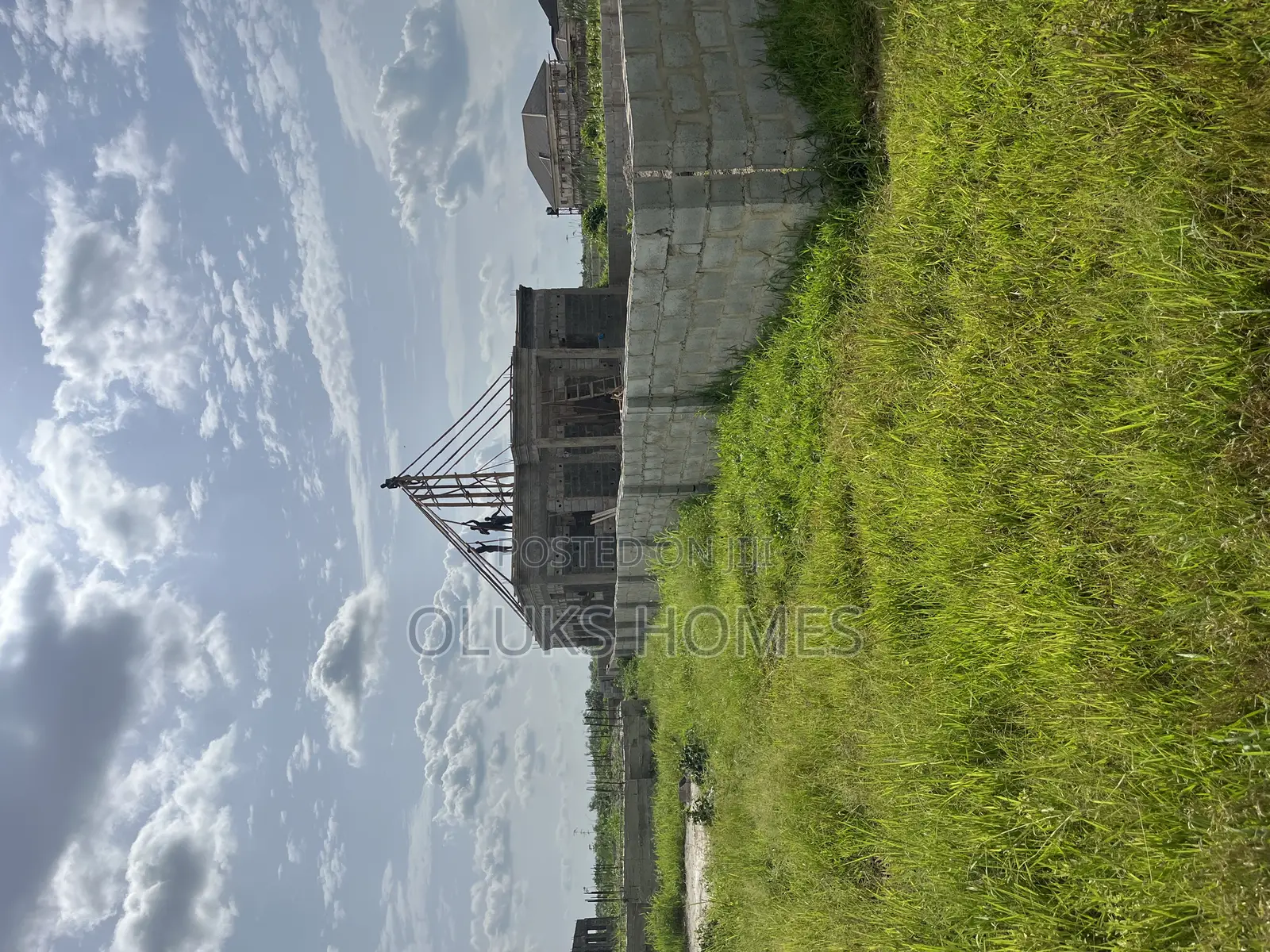 Dry Land Available for Sale in Arepo in Berger