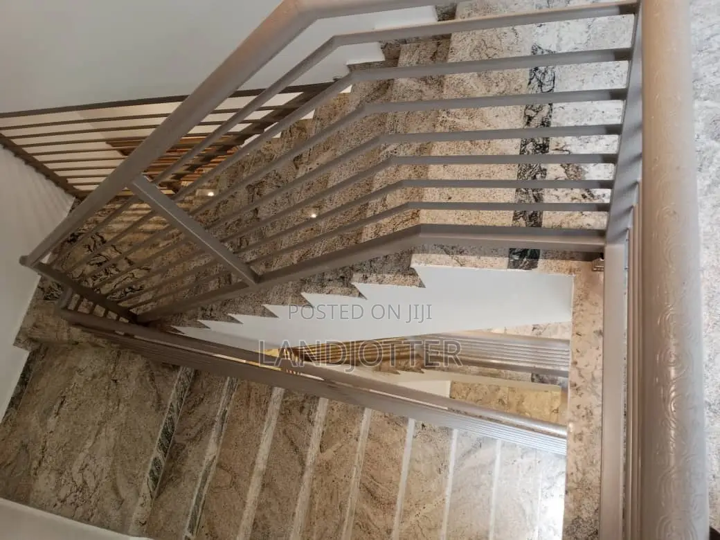 5bdrm Duplex in Landsjotter, Wuye for sale in Wuye