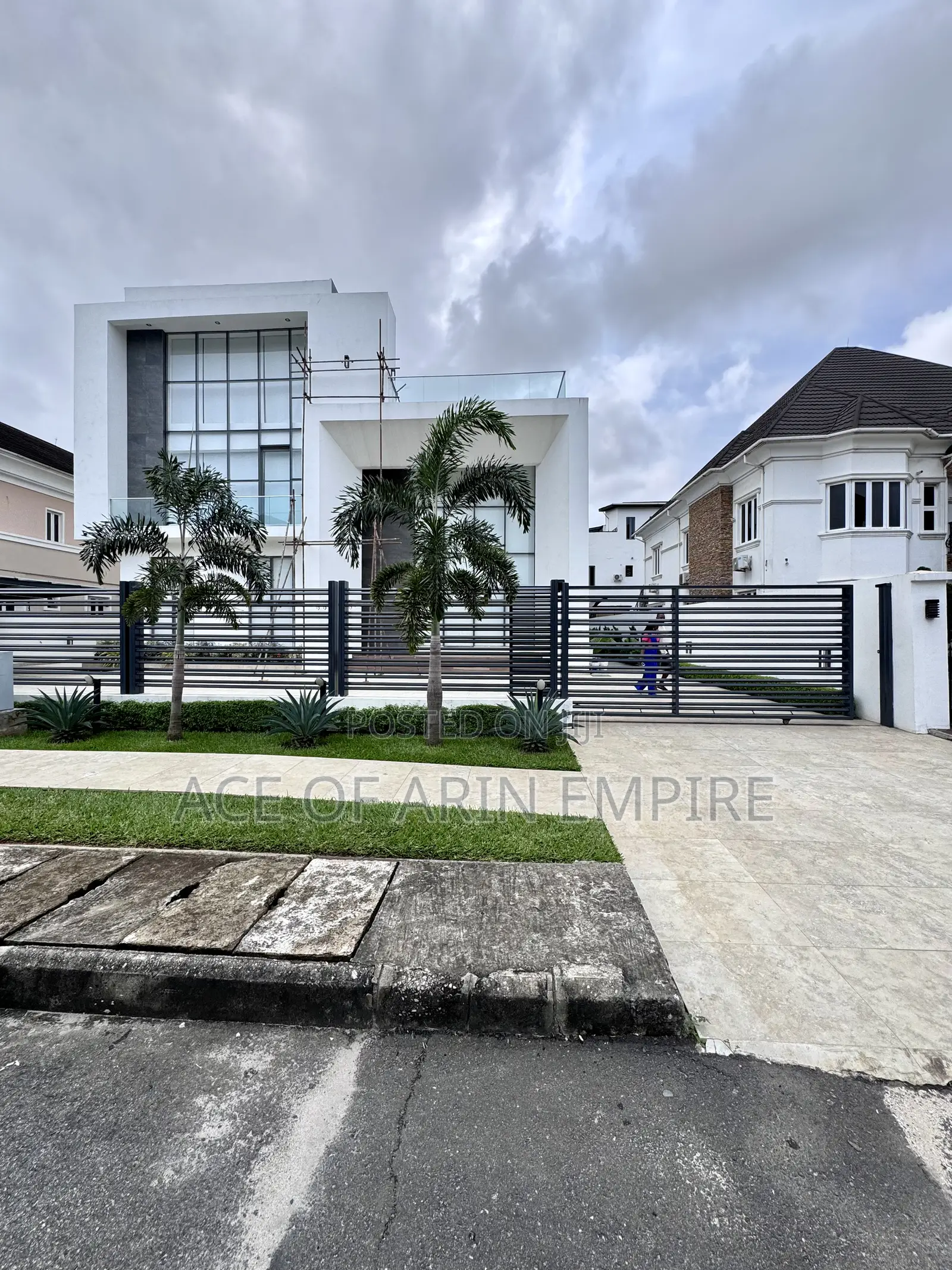 Furnished 5bdrm Duplex in Pinnock Estate, Osapa london for sale in Osapa london