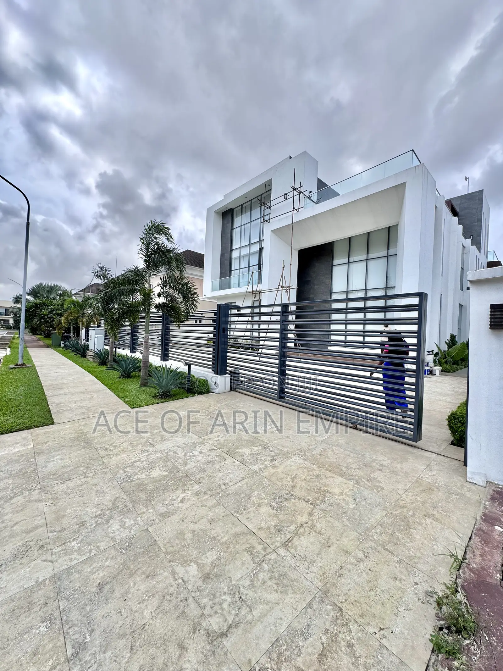Furnished 5bdrm Duplex in Pinnock Estate, Osapa london for sale in Osapa london