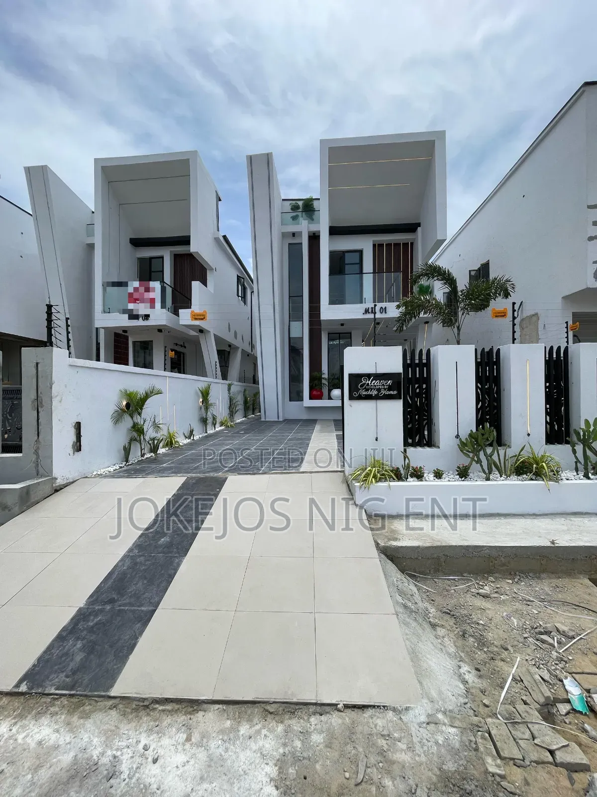 5bdrm Duplex in Ikota for sale in Ikota