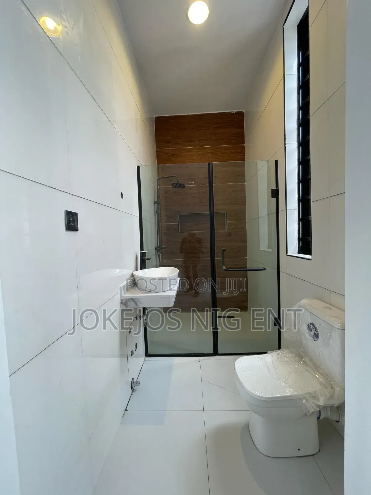 5bdrm Duplex in Ikota for sale in Ikota