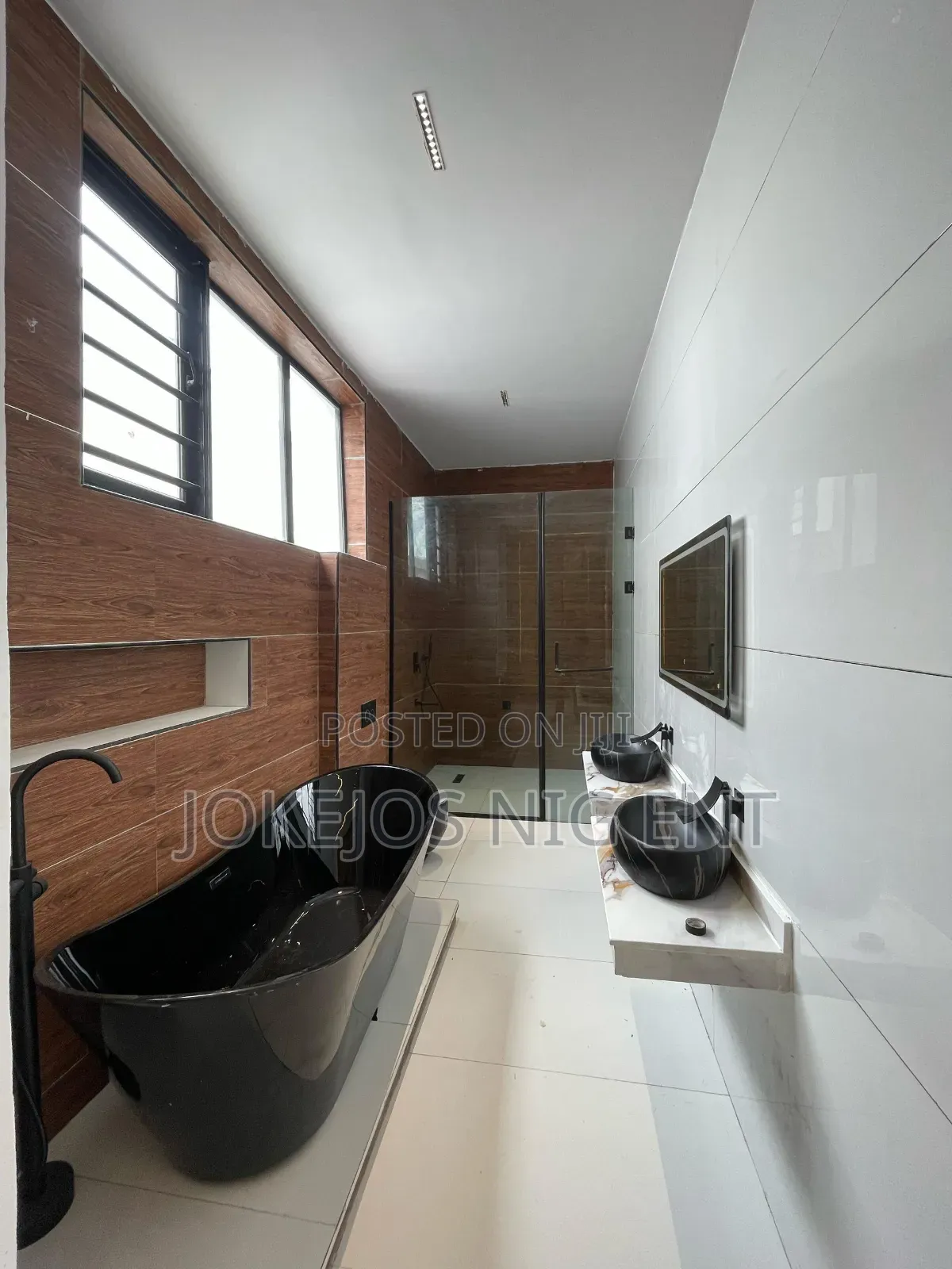 5bdrm Duplex in Ikota for sale in Ikota