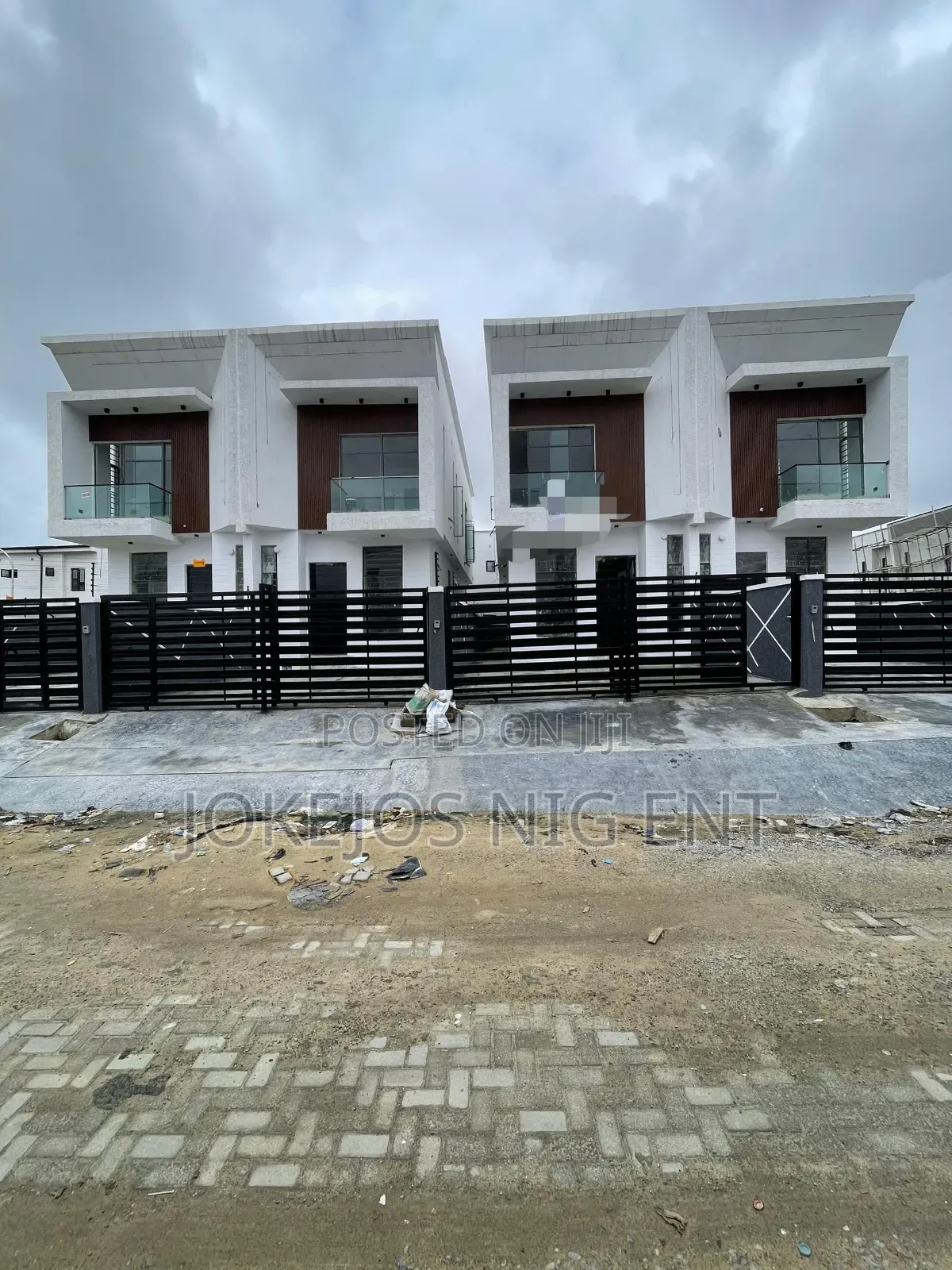 4bdrm Duplex in Ikota for sale in Ikota