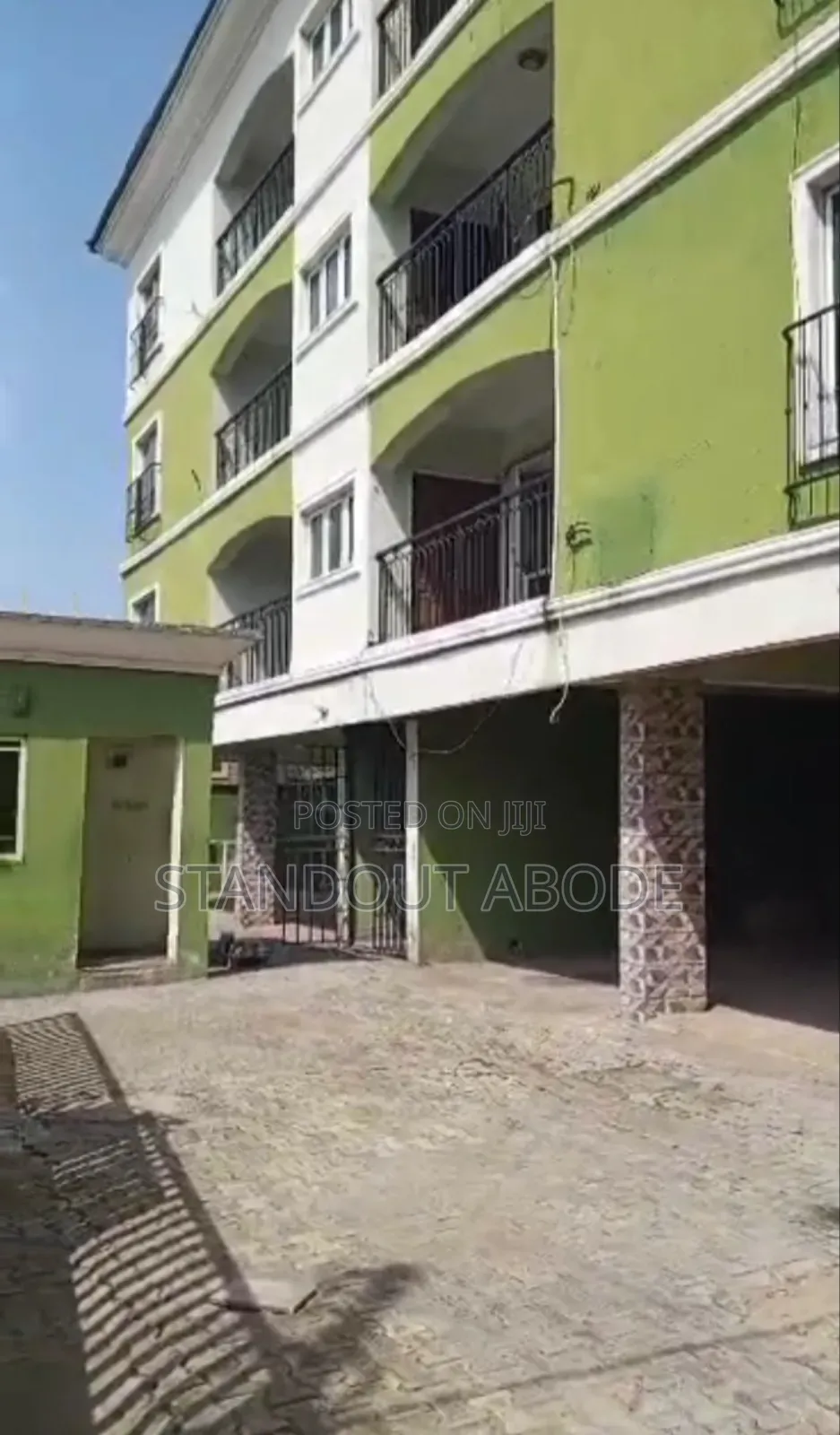 2bdrm Block of Flats in Allen Avenue for sale in Allen Avenue