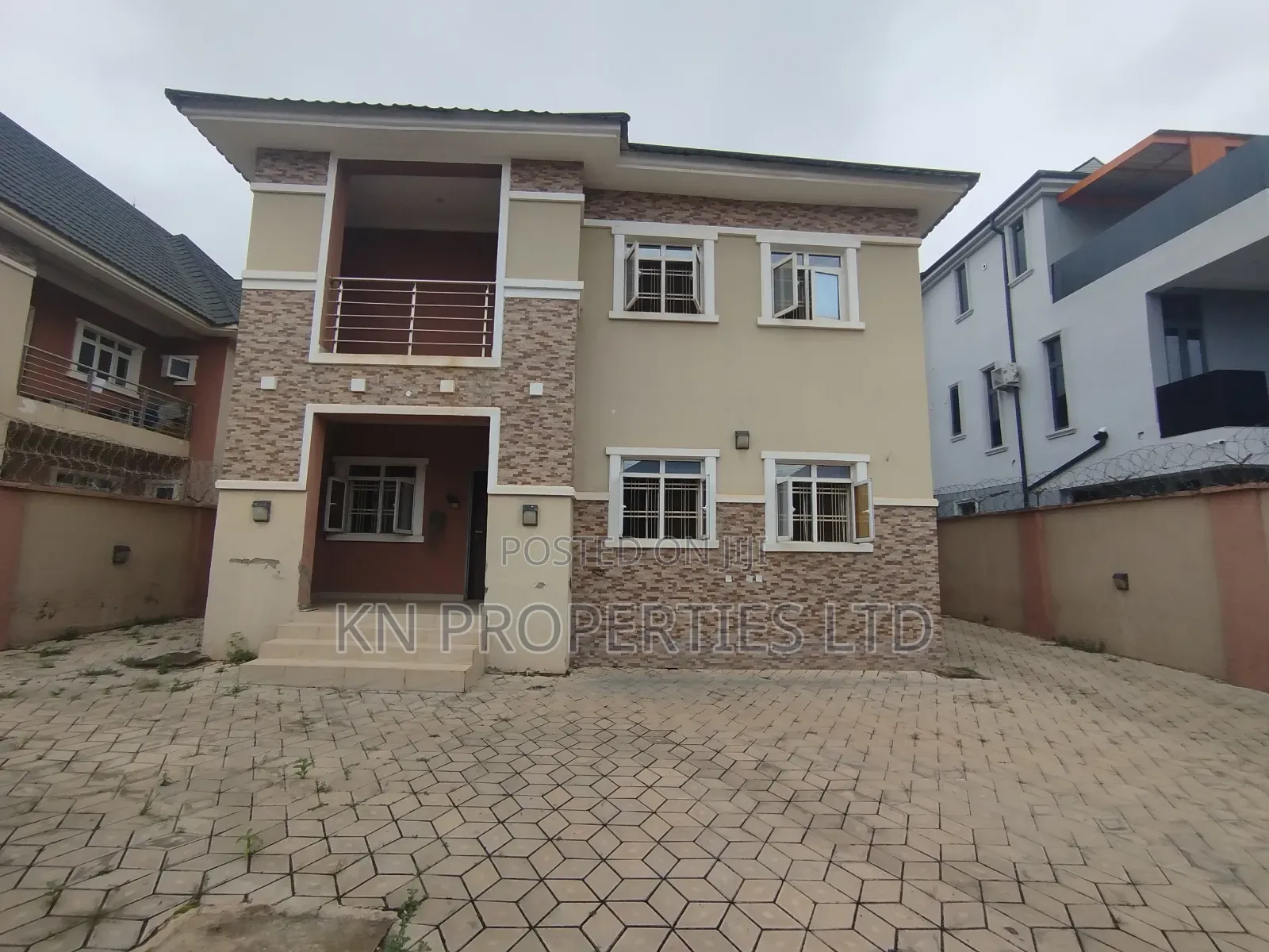 4bdrm Duplex in Apo District for rent in Apo District