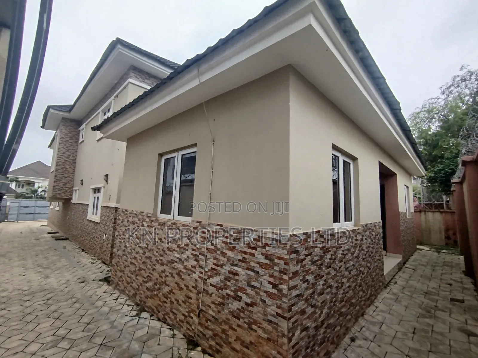 4bdrm Duplex in Apo District for rent in Apo District