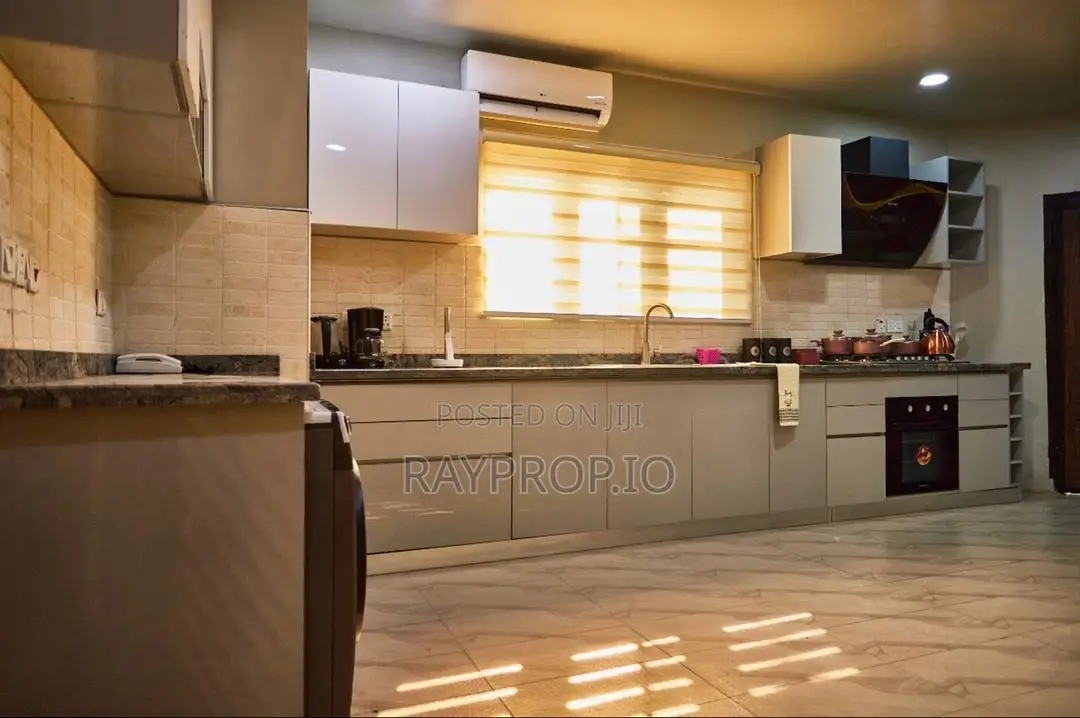 024133mh - 3 Bedroom Shortlet in Victoria Island in Victoria Island Extension