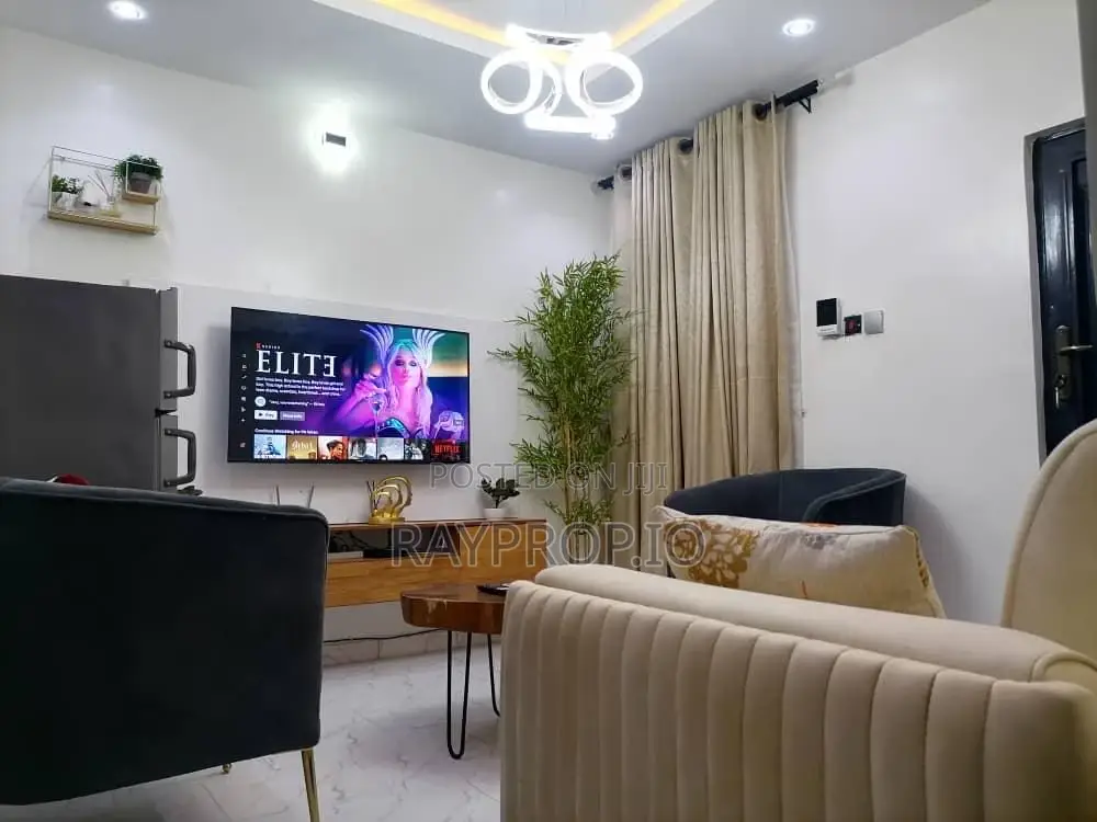 1 Bedroom Shortlet in Onike Yaba in Onike
