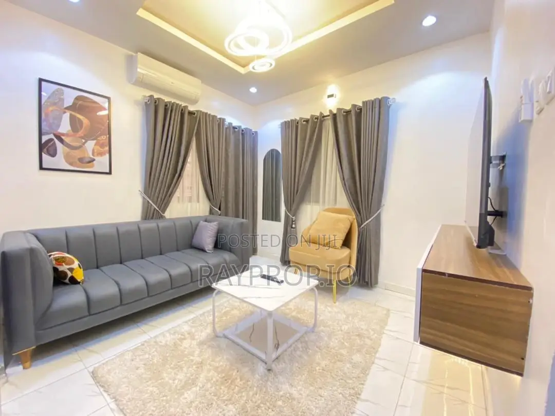140671tg - 1 Bedroom Shortlet in Yaba in Sabo / Yaba