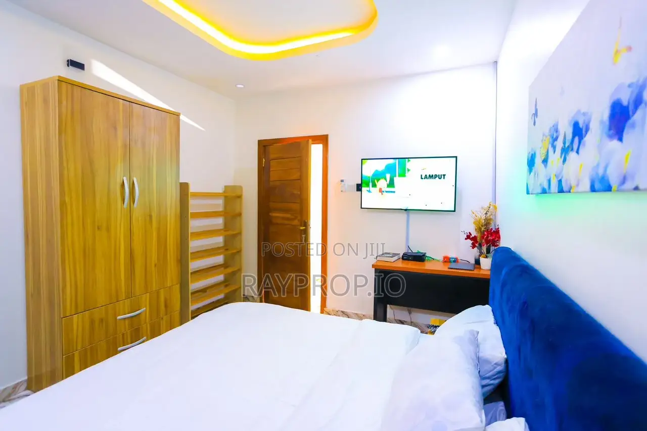2 Bedroom Shortlet in Yaba in Sabo / Yaba
