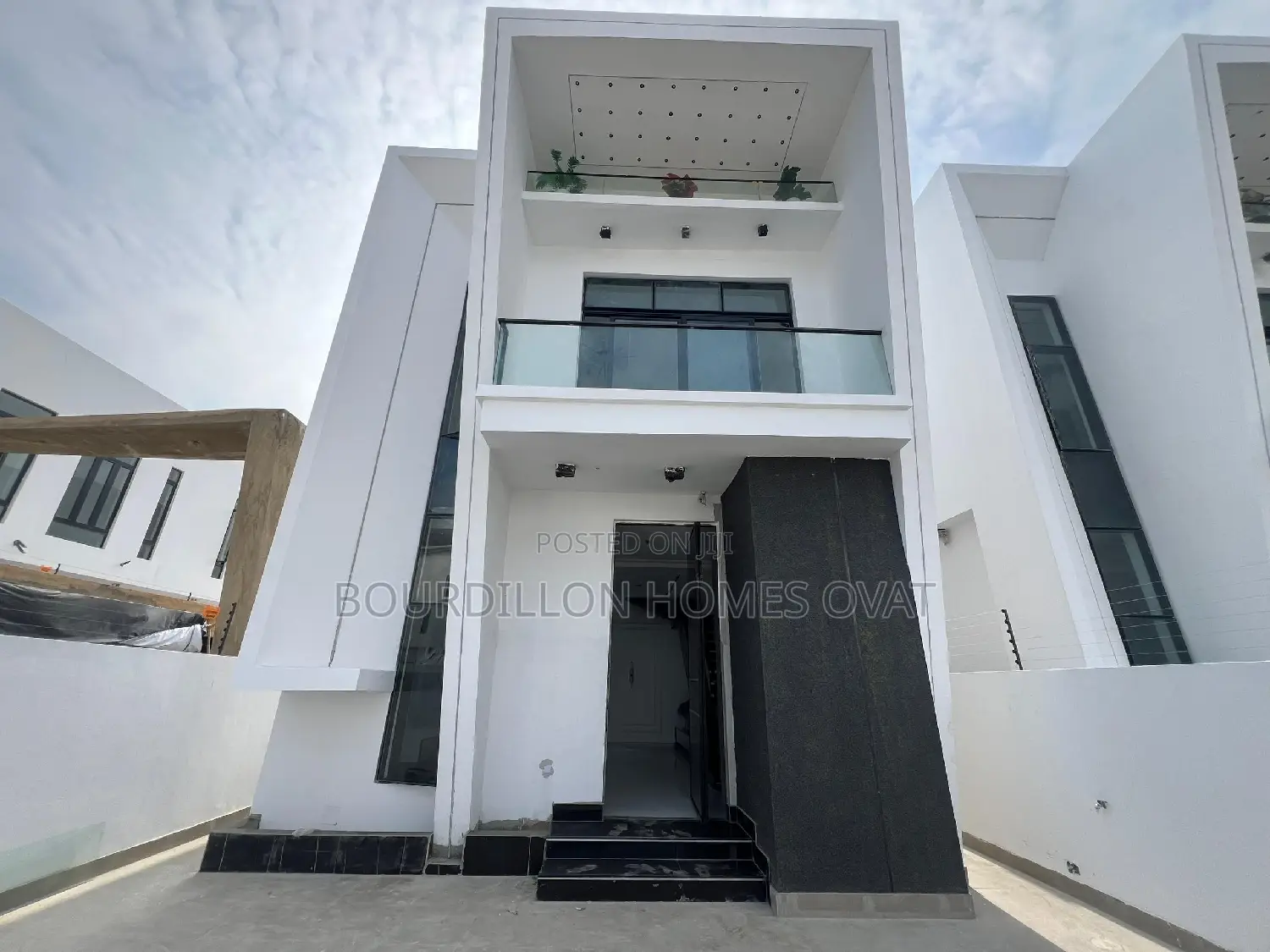 4bdrm Duplex in Lekki for sale in Lekki