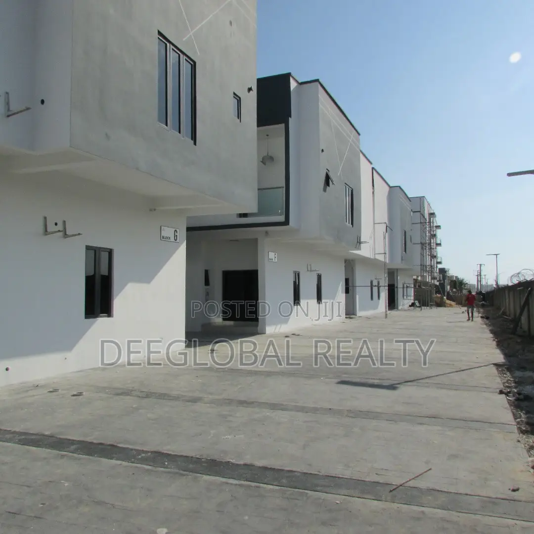 4bdrm Townhouse/Terrace in Chevron for sale in Chevron