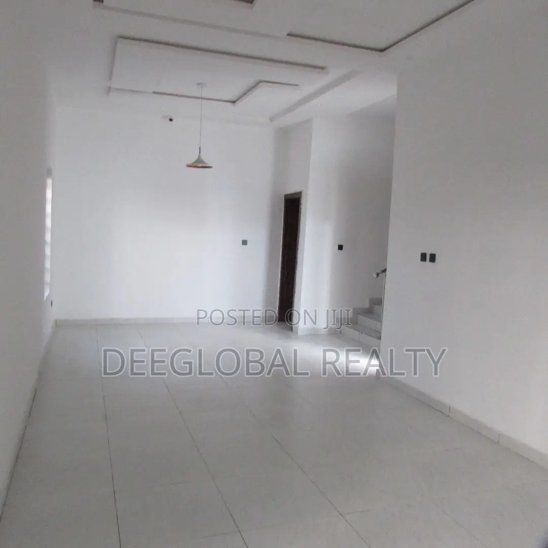 4bdrm Townhouse/Terrace in Chevron for sale in Chevron