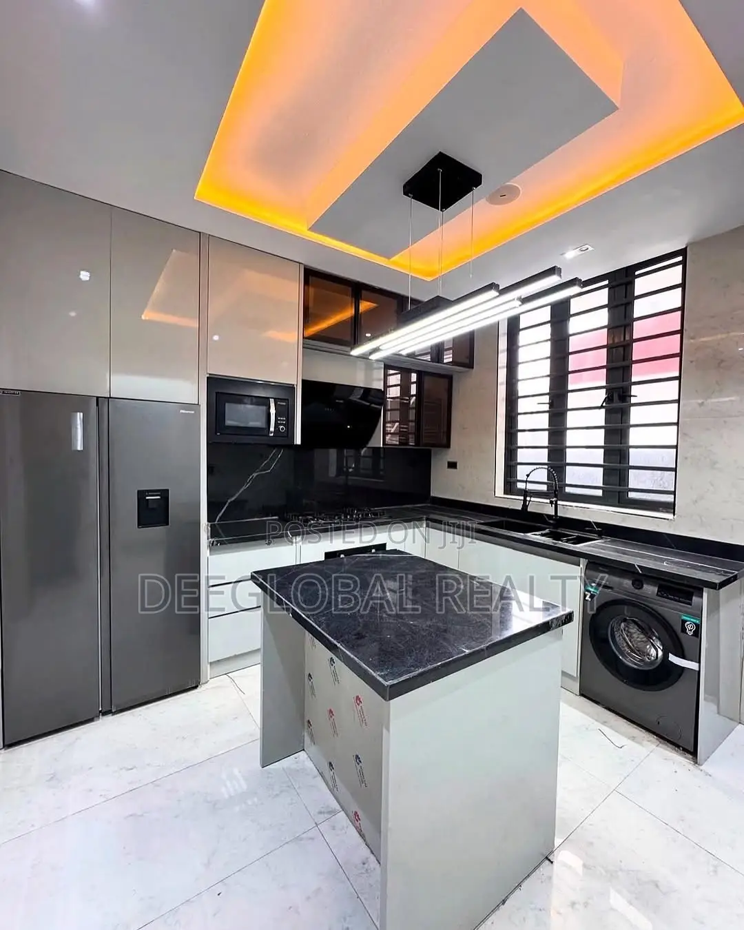 5bdrm Duplex in Lekki Phase 1 for sale in Lekki Phase 1