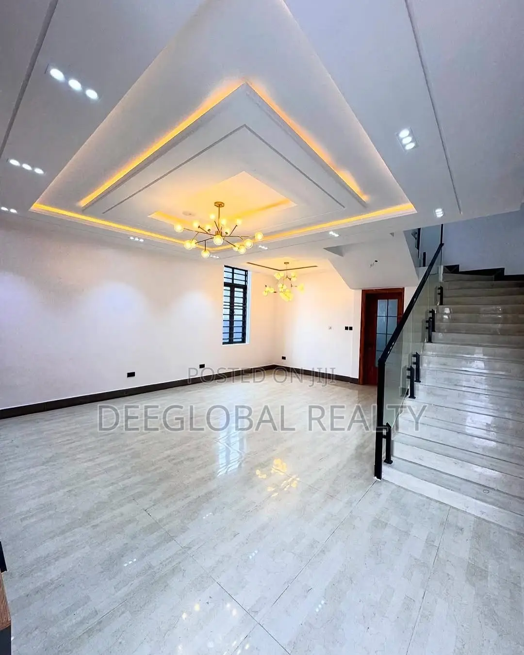 5bdrm Duplex in Lekki Phase 1 for sale in Lekki Phase 1