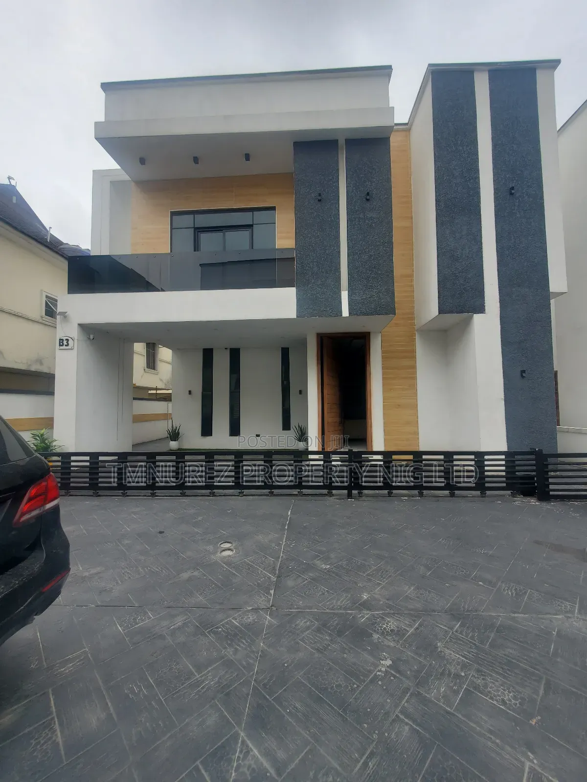 5bdrm Duplex in Chevron for rent in Chevron