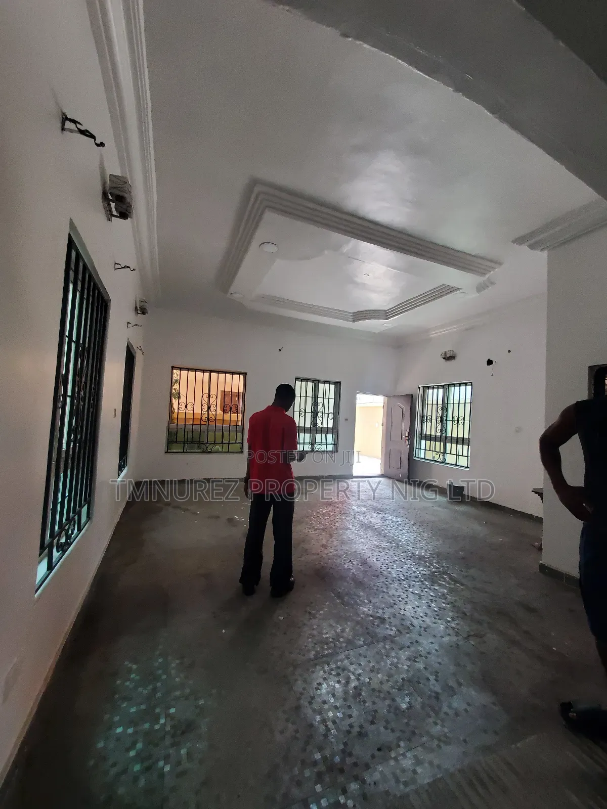 5bdrm Duplex in Chevron for rent in Chevron