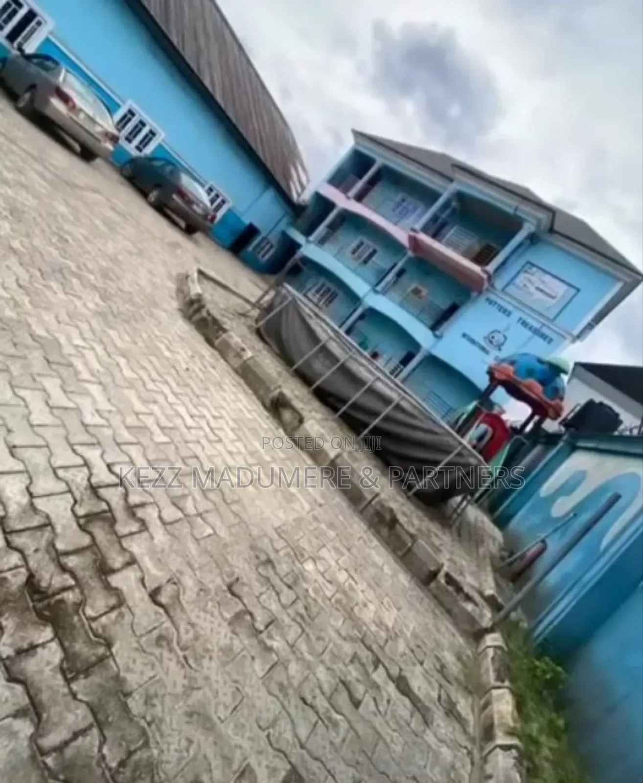 For Sale : Functional School At Off Sars Road , Rumuaghulu,Ph in Port-Harcourt