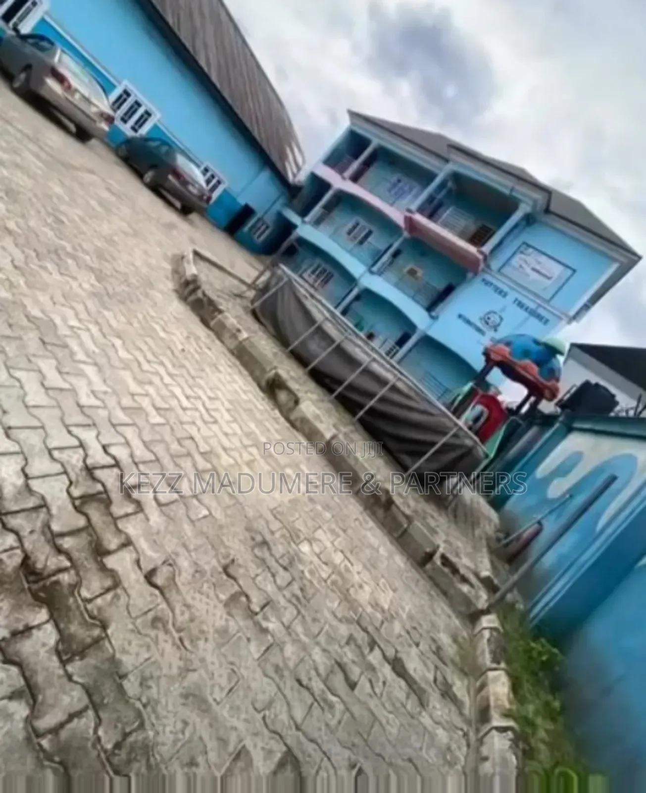 For Sale : Functional School At Off Sars Road , Rumuaghulu,Ph in Port-Harcourt