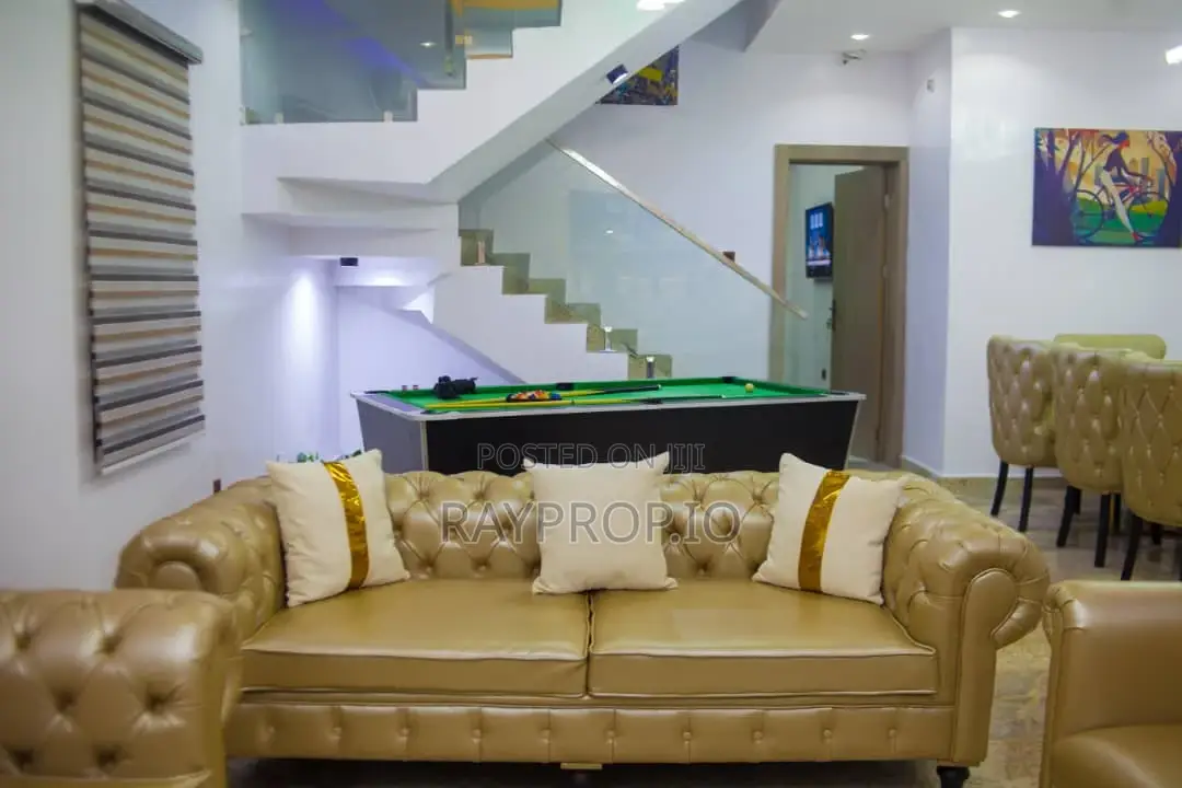 652620ul - 5 Bedroom Shortlet in Ikeja Gra in Ikeja GRA