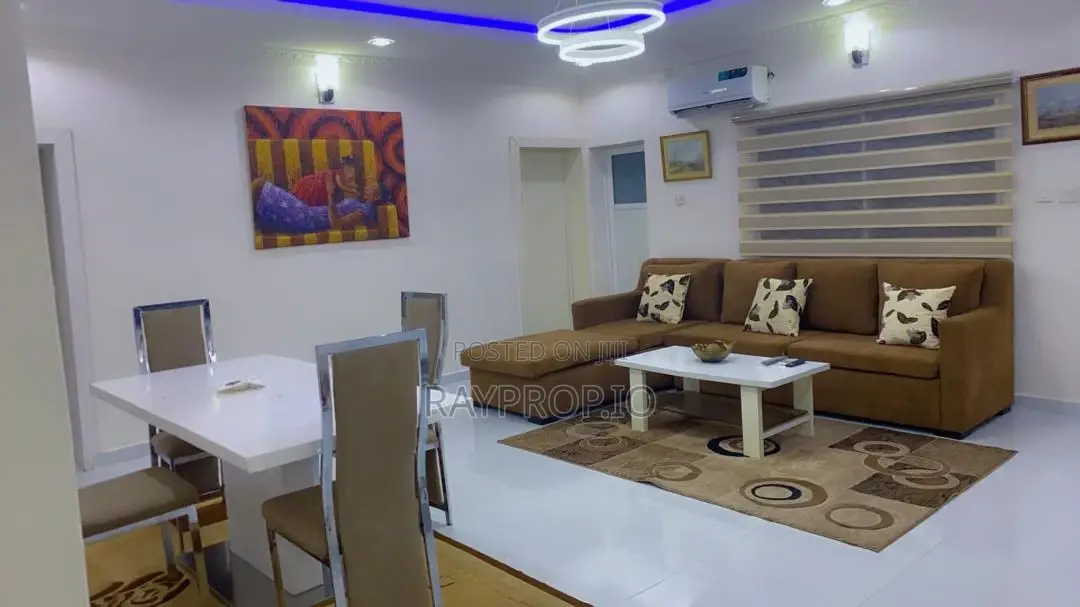 792032rn - 3 Bedroom Shortlet in Surulere in Abraham Adesanya