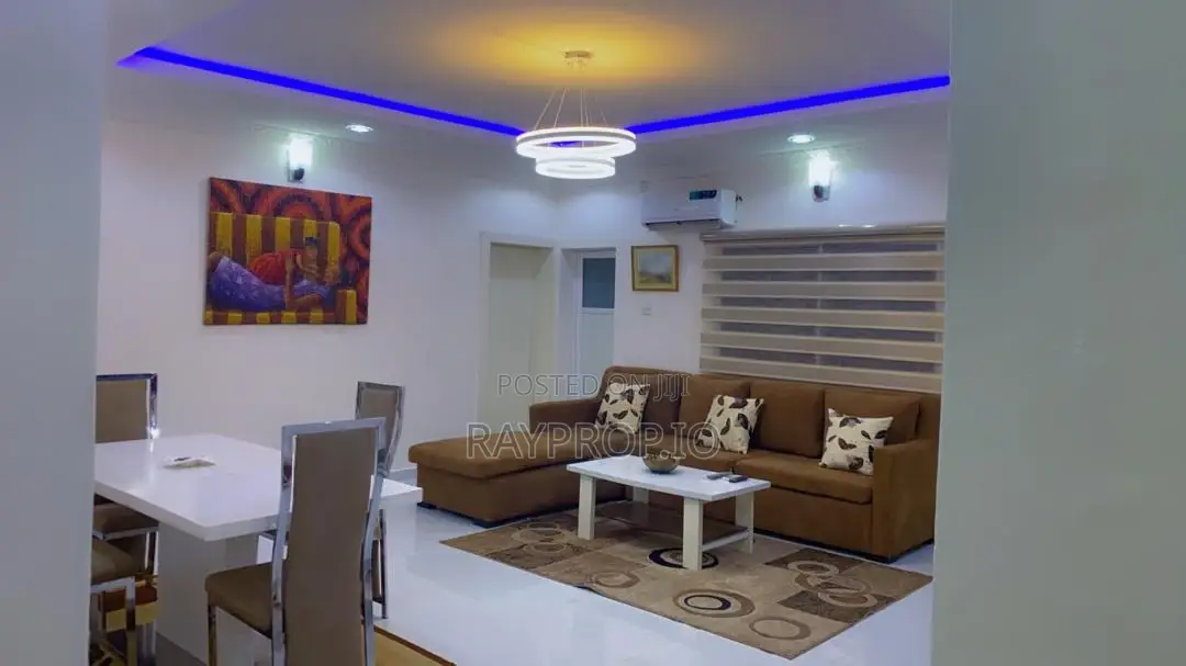 792032rn - 3 Bedroom Shortlet in Surulere in Abraham Adesanya