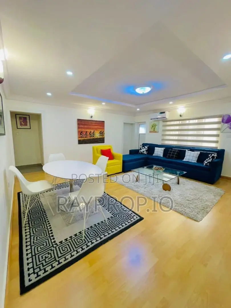 792032rn - 3 Bedroom Shortlet in Surulere in Abraham Adesanya