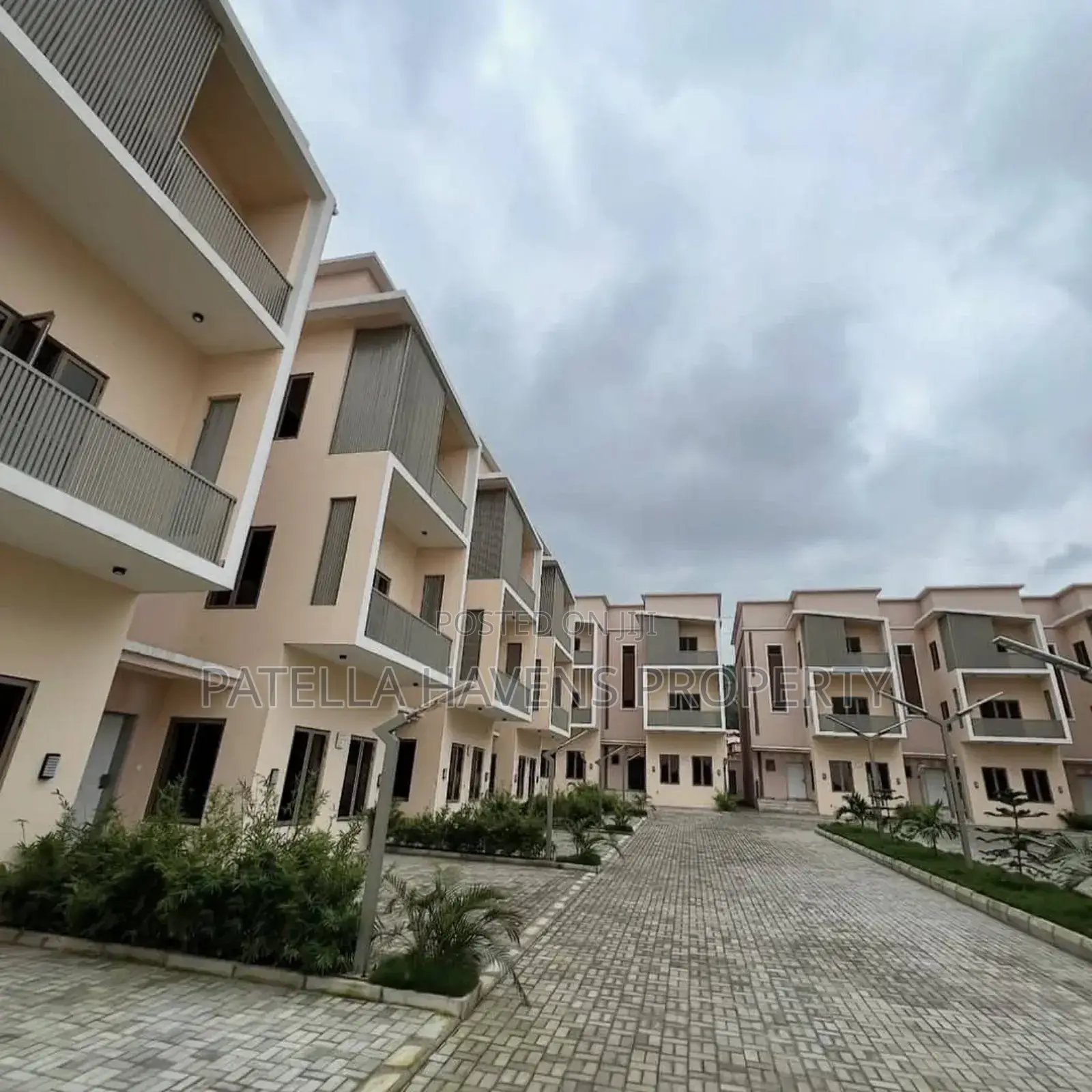 4bdrm Duplex in Dawaki for sale in Dawaki
