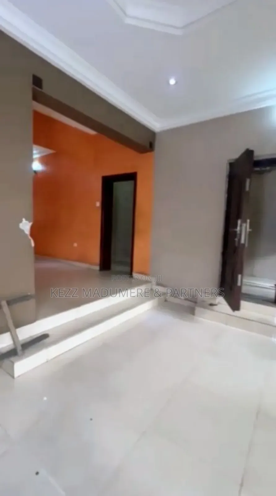 5bdrm Duplex in Off Slaughter Rd, for sale in Trans Amadi