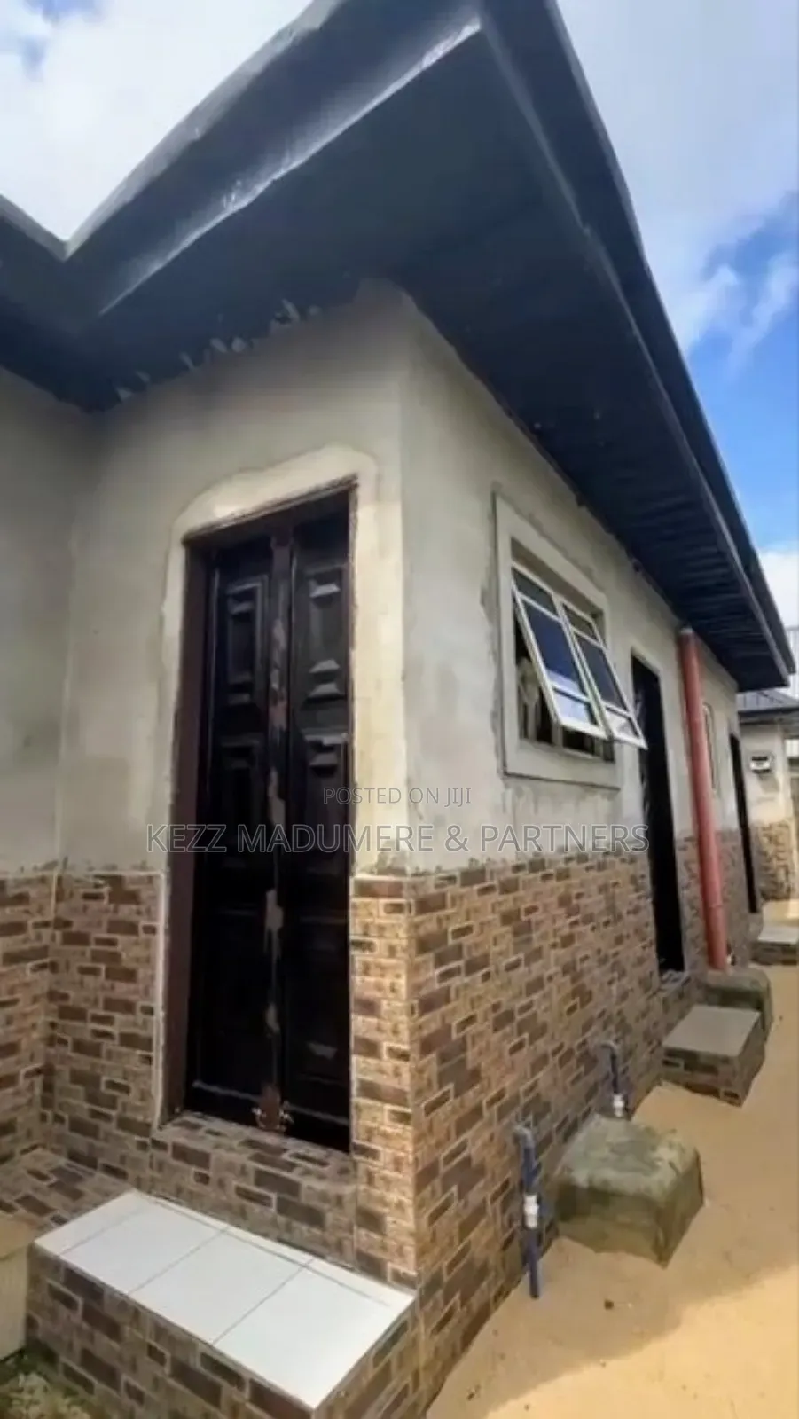 For Sale : 18 Rooms Hotel , Off Egbelu Ryd, Ada George, Ph in Port-Harcourt